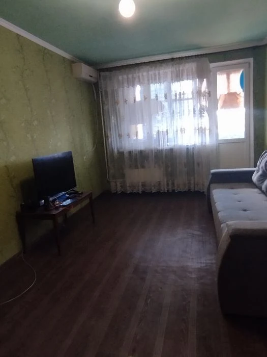 Selling a 2-room apartment on 92 Brigada Street, Rogansky Housing Estate