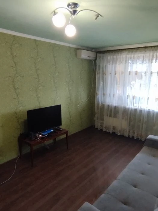 Selling a 2-room apartment on 92 Brigada Street, Rogansky Housing Estate