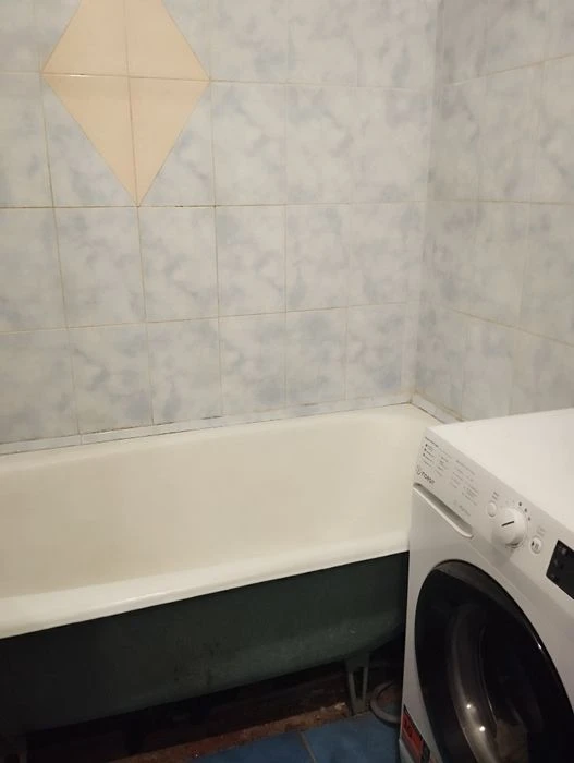 Selling a 2-room apartment on 92 Brigada Street, Rogansky Housing Estate