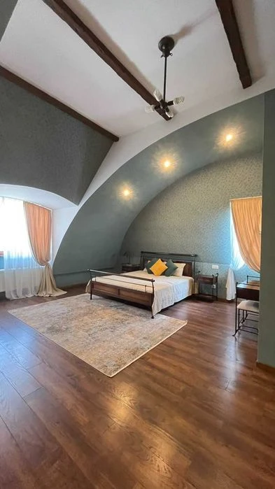 House in Sauvignon on 10 acres