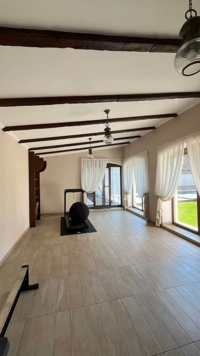 House in Sauvignon on 10 acres