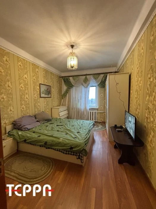 Продажа: 2-комнатная квартира, ул. М. Корищенко