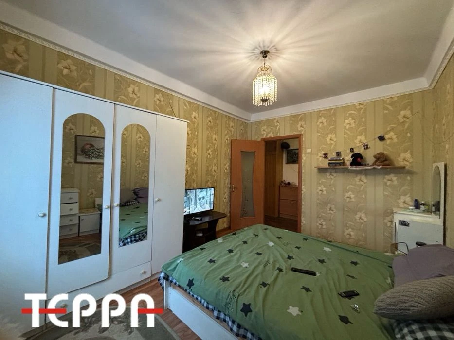 Продажа: 2-комнатная квартира, ул. М. Корищенко