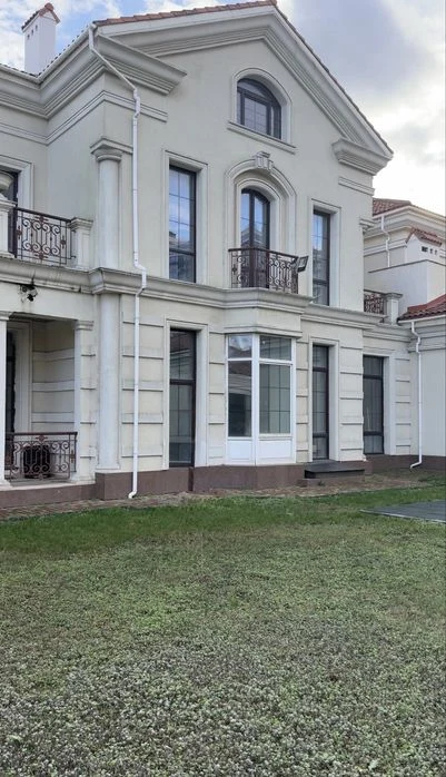 House for sale French Boulevard Arkady WITHOUT repair 542m2 K