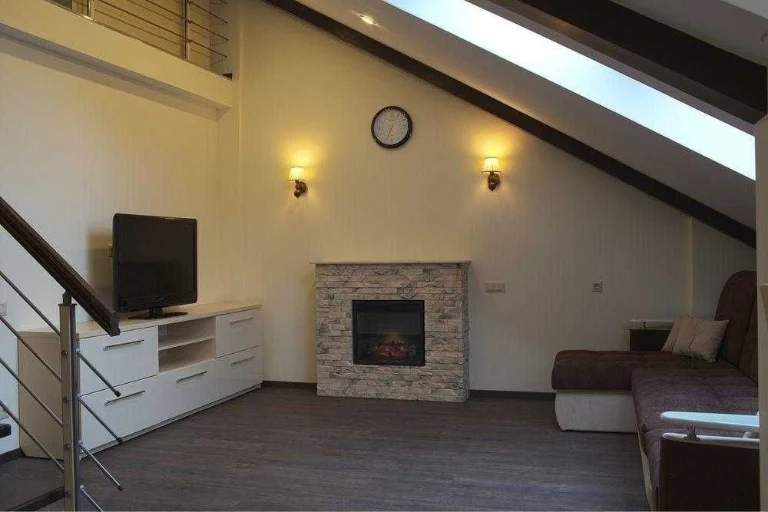 Bright 2-room apartment with attic for sale in