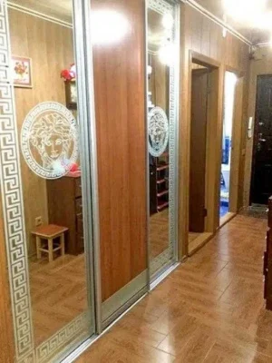 Selling a 3-room apartment with renovations.