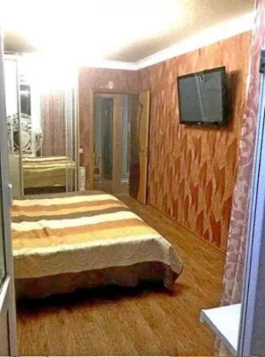 Selling a 3-room apartment with renovations.