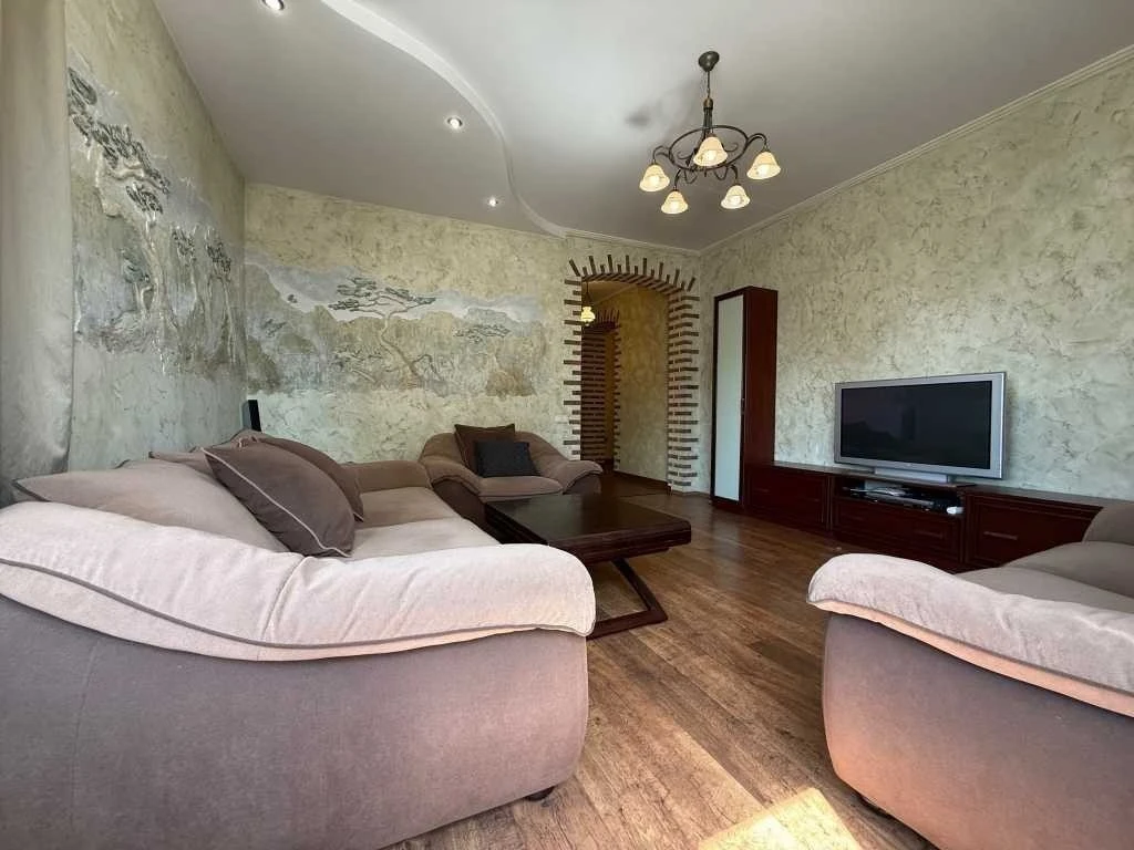 Sale of 2-room apartment 76.1 m², Urlovskaya street, 4A