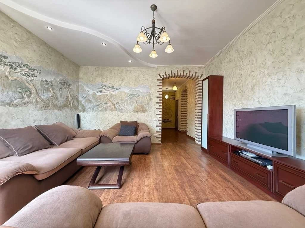 Sale of 2-room apartment 76.1 m², Urlovskaya street, 4A
