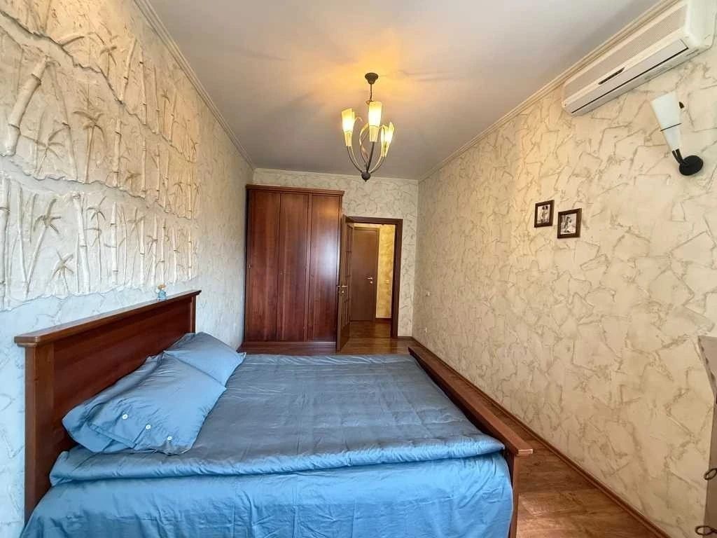 Sale of 2-room apartment 76.1 m², Urlovskaya street, 4A
