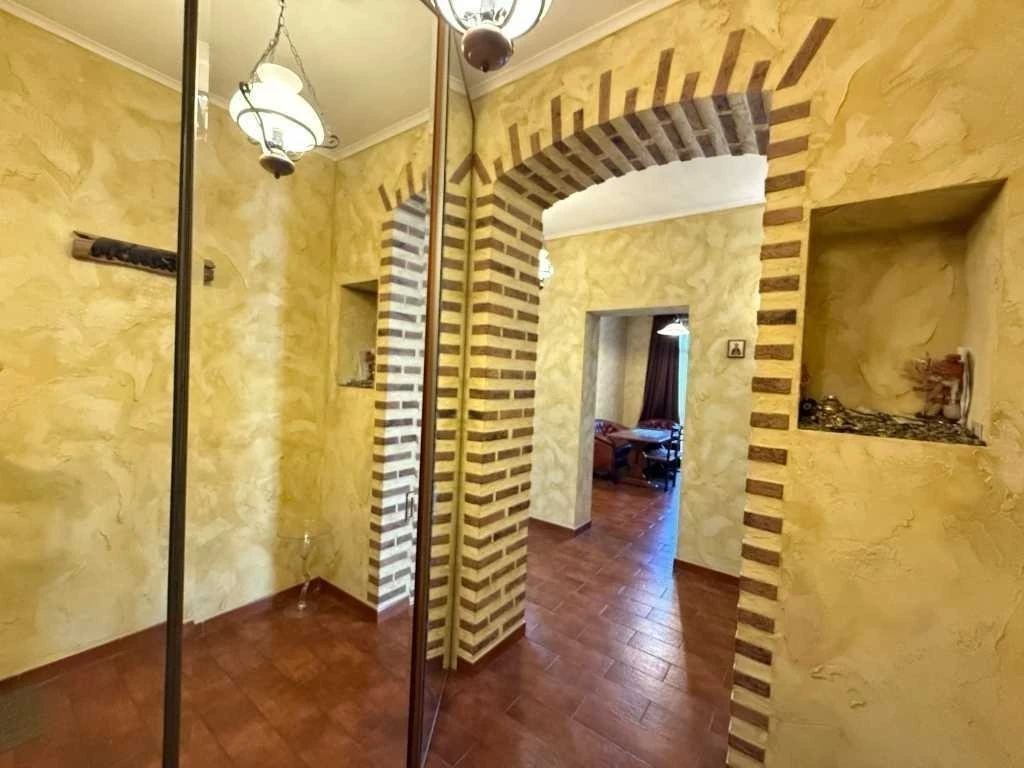 Sale of 2-room apartment 76.1 m², Urlovskaya street, 4A