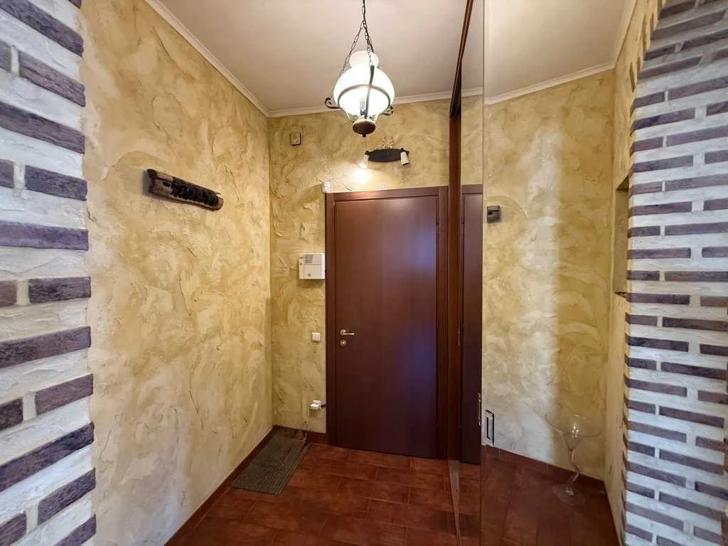 Sale of 2-room apartment 76.1 m², Urlovskaya street, 4A