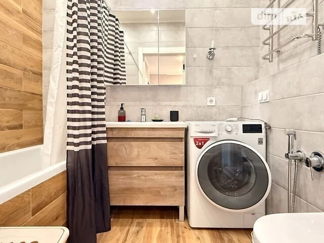 Sale of 2-room apartment 68.3 sq. m on European Union Avenue