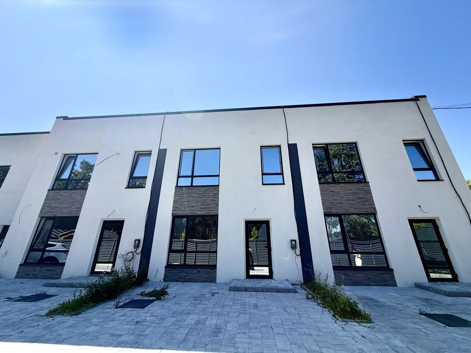 Продаж таунхауса в ЖК AURA — унікальна пропозиція ! Розвинен