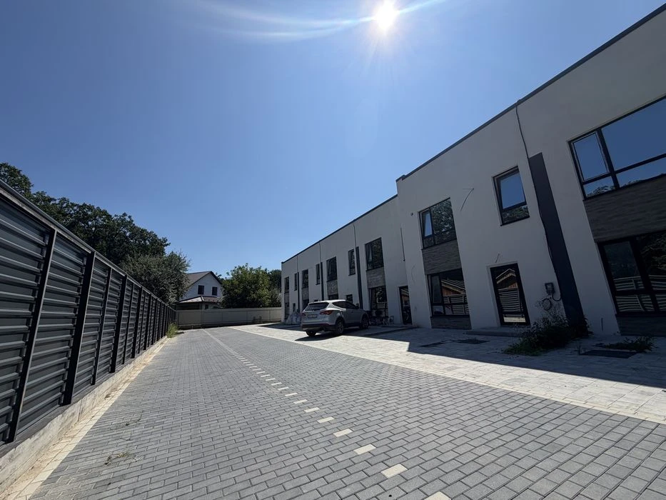 Продаж таунхауса в ЖК AURA — унікальна пропозиція ! Розвинен