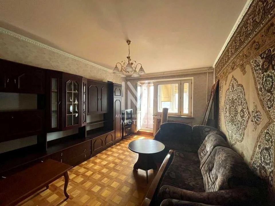 Apartment. Kharkiv, Peremohy Avenue.