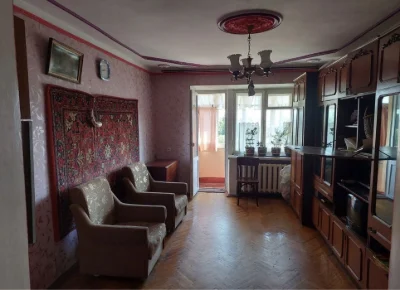 *Продаж 2-х кімнатної квартири в центрі міста.