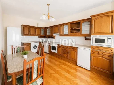 I will sell a 4-room apartment at 52/58 Konyskoho St.