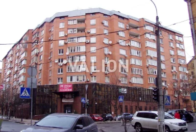 I will sell a 4-room apartment at 52/58 Konyskoho St.