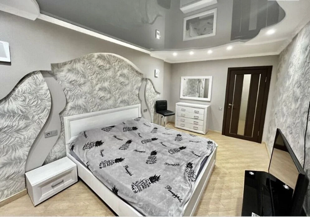 Продається  ,2 км. квартиру в центрі міста.