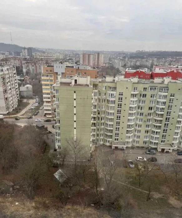Sale of 3-room apartment on Pid. Goloskom St.