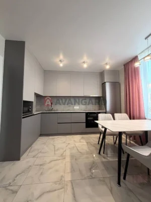 Продажа 3-комнатной квартиры в ЖК Фаворит на Победе.