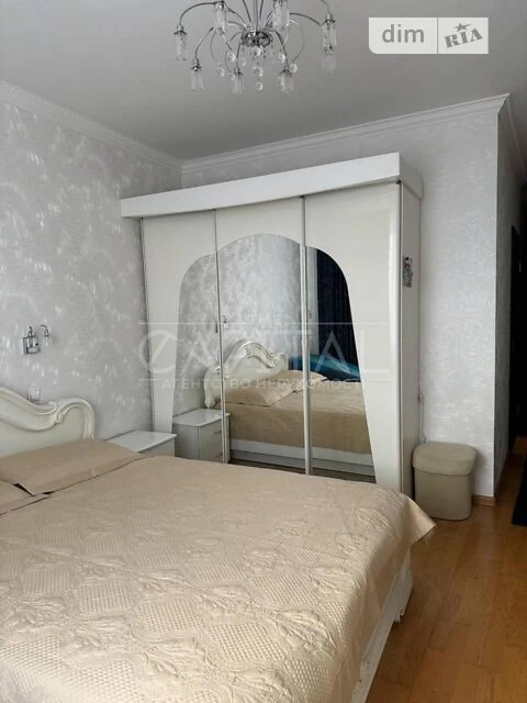 Sale of 3-room apartment 114 sq. m on Dniprovska embankment 19-A • ID 3