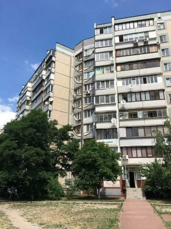 3-room apartment for sale 82 m², Chornobylska St., 18