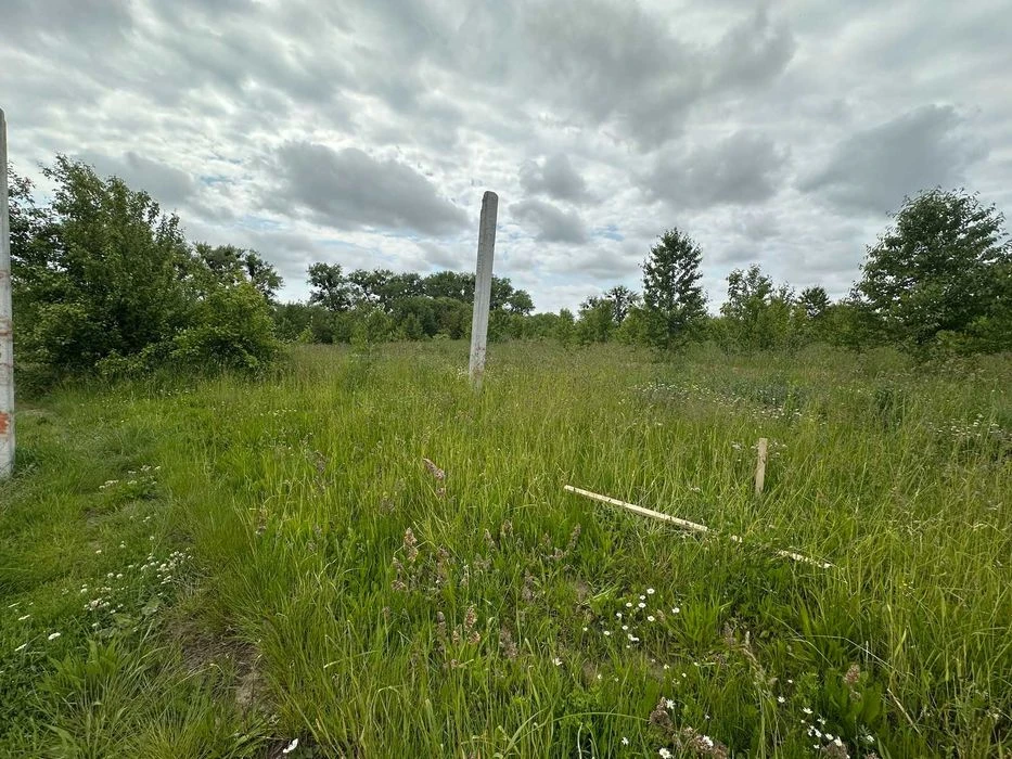 Sale of a plot of 46 acres in Vyshenka