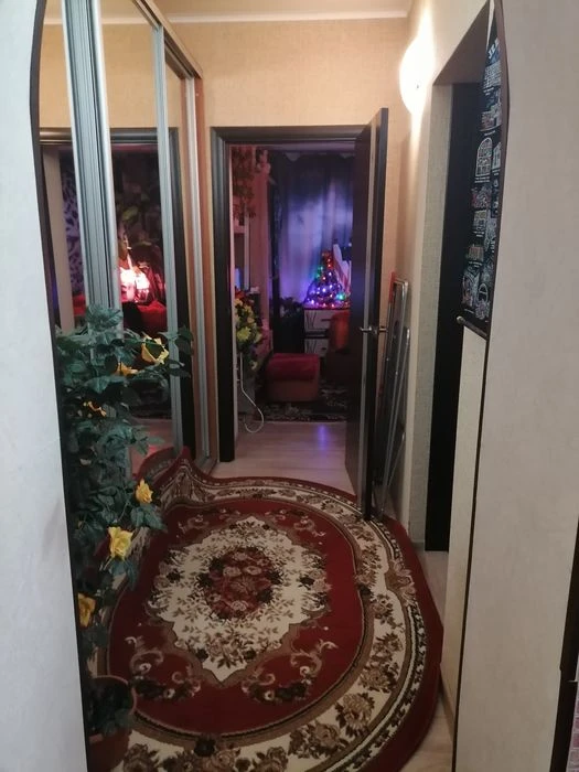 Продаётся 2ком. жильё очень симпатичное, ухоженое, в тихом д