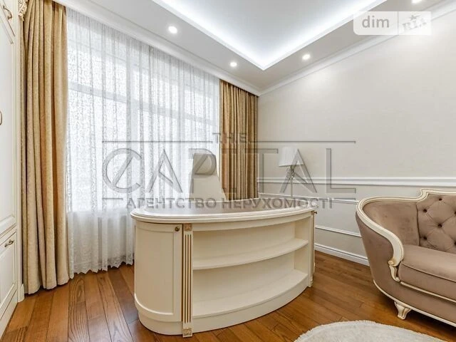 Sale of 3-room apartment 125 sq. m. on Andriy Verkhoglyada St. 17 •