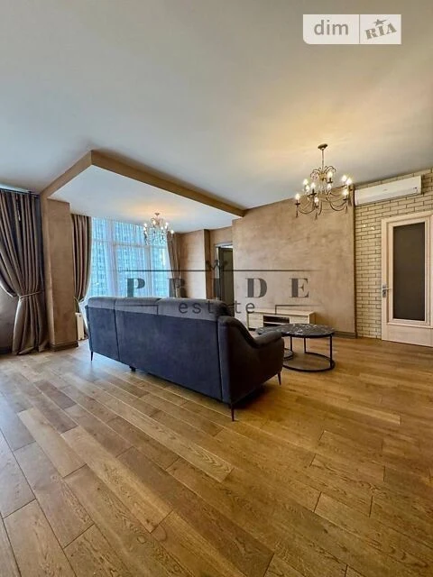Sale of 2-room apartment 122 sq. m. on Andriy Verkhoglyada St. 16B •