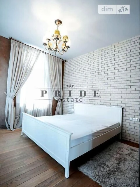 Sale of 2-room apartment 122 sq. m. on Andriy Verkhoglyada St. 16B •