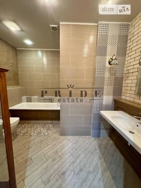 Sale of 2-room apartment 122 sq. m. on Andriy Verkhoglyada St. 16B •