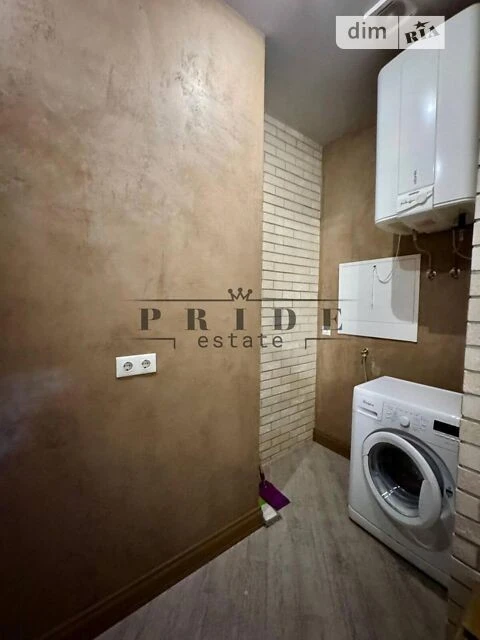 Sale of 2-room apartment 122 sq. m. on Andriy Verkhoglyada St. 16B •