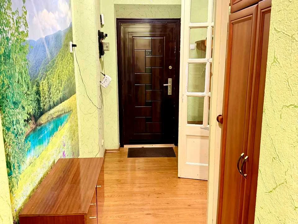 Apartment. Dnipro, Dmytra Yavornytskyi Ave. (Karl Marx)