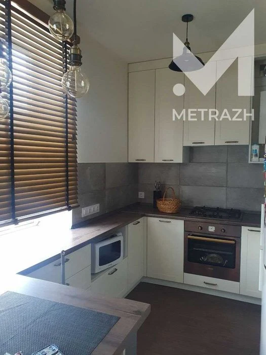 I will sell a spacious 1-room apartment of 55m2, Stalinka, Alchevskikh St.,
