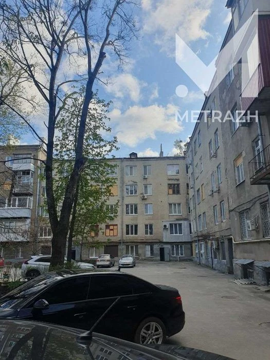I will sell a spacious 1-room apartment of 55m2, Stalinka, Alchevskikh St.,