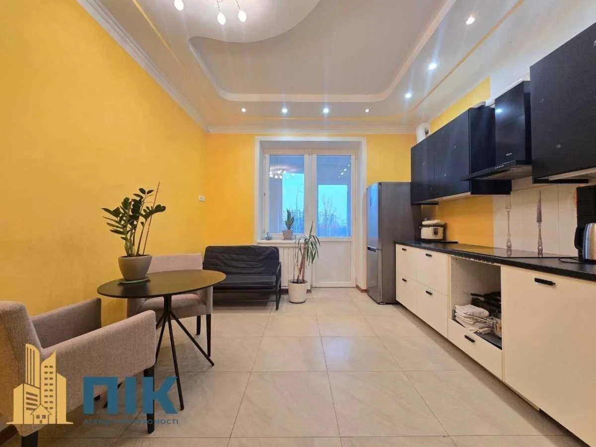 4-room apartment for sale 152 m², Heroes of Stalingrad Avenue
