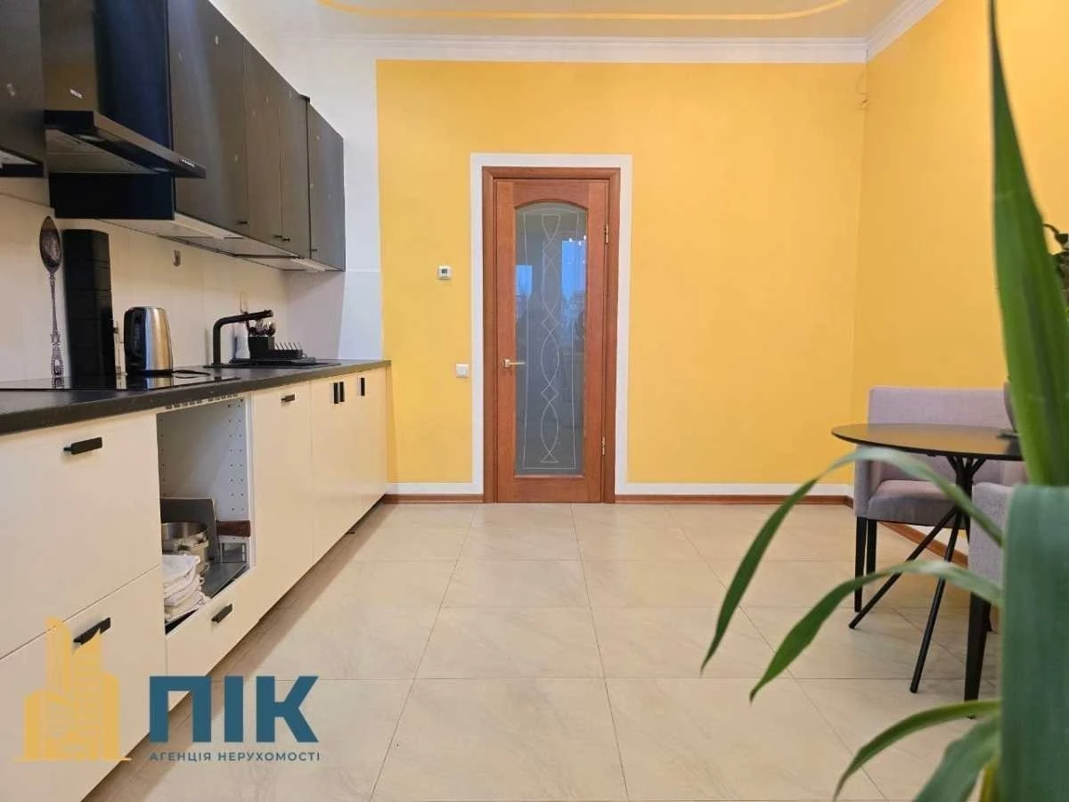 4-room apartment for sale 152 m², Heroes of Stalingrad Avenue