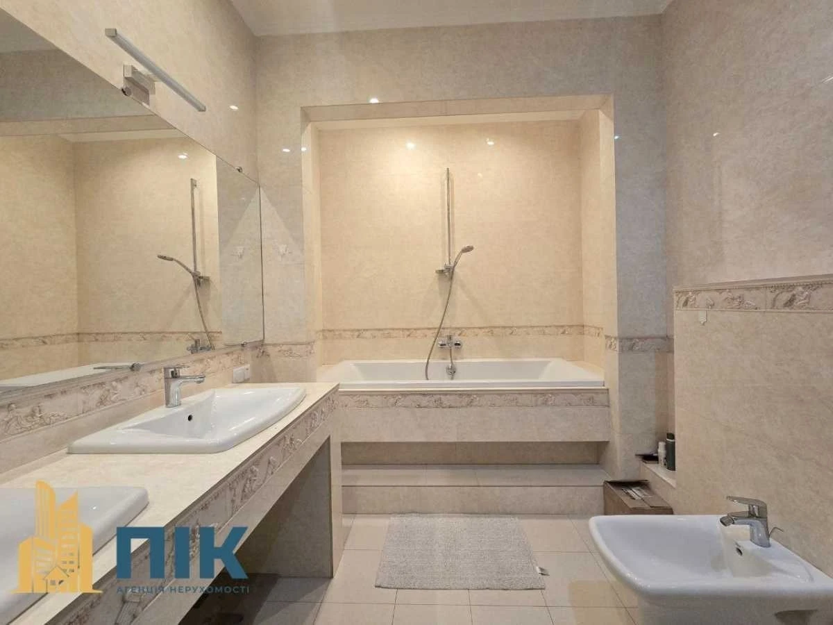 4-room apartment for sale 152 m², Heroes of Stalingrad Avenue