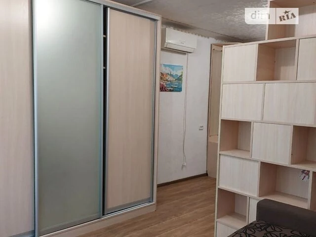 Room for sale 26.25 sq. m. on Oleksi Tykhoy Str. 18/20 • ID