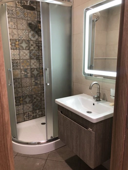 Продается квартира студия с отдельной кладовкой.