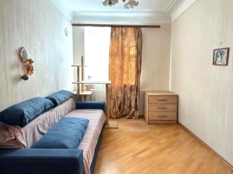 Apartment. Kharkiv, Industrial Avenue (Frunze)