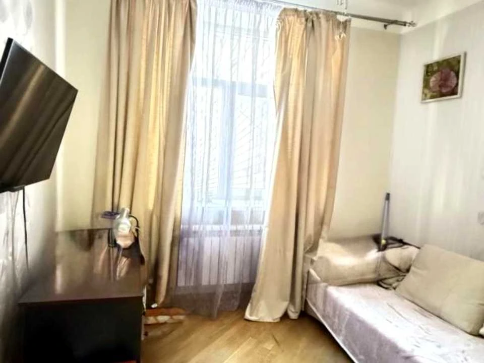 Apartment. Kharkiv, Industrial Avenue (Frunze)