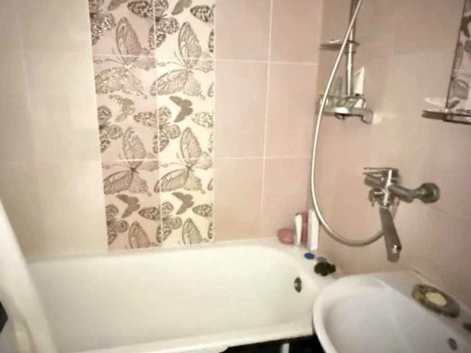 Apartment. Kharkiv, Industrial Avenue (Frunze)