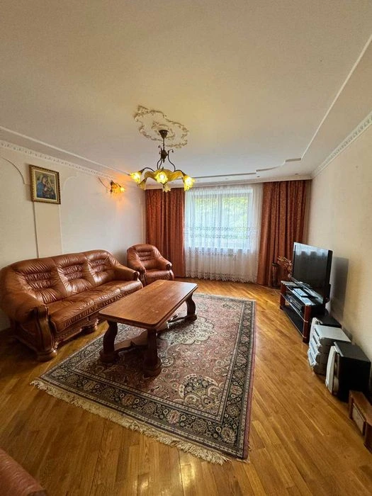 4-room apartment for sale on Trolleybusnaya Street (Frankivsk