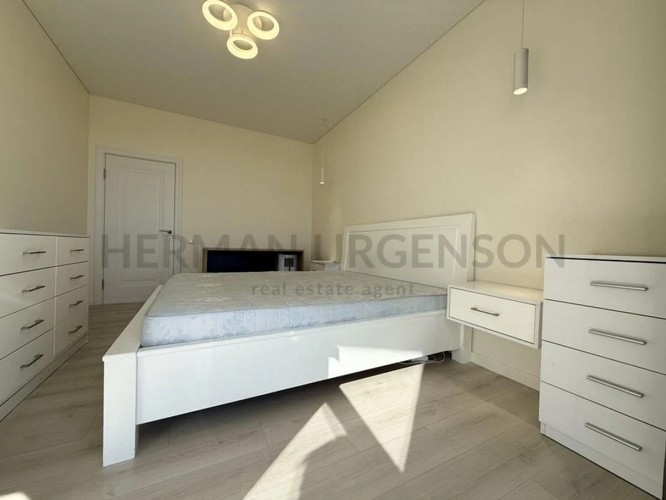 Продаж 2к квартири 80 м.кв. / ЖК Вишневий сад, р-н Компотний