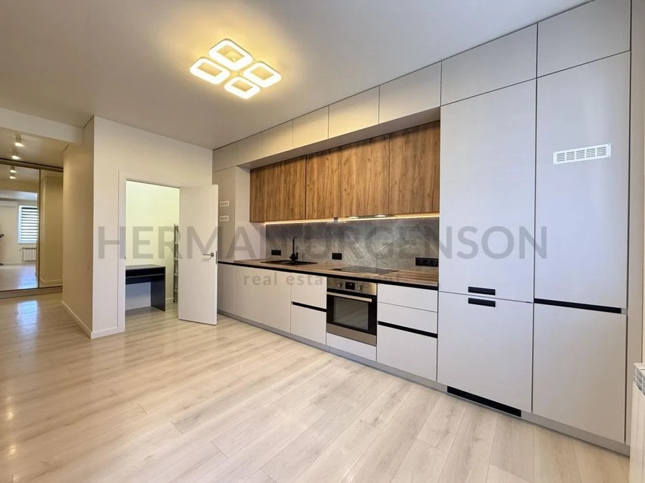 Продаж 2к квартири 80 м.кв. / ЖК Вишневий сад, р-н Компотний