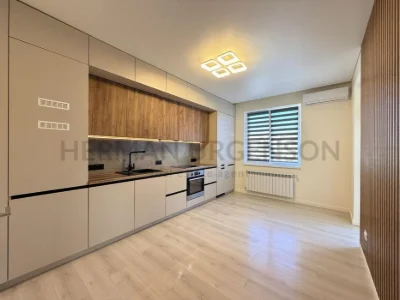 Продаж 2к квартири 80 м.кв. / ЖК Вишневий сад, р-н Компотний